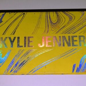 Kylie Cosmetics Yellow Eyeshadow Palette